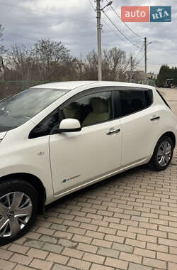 Хэтчбек Nissan Leaf 2012 в Черновцах