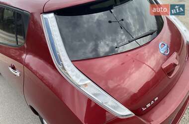 Хетчбек Nissan Leaf 2015 в Дніпрі