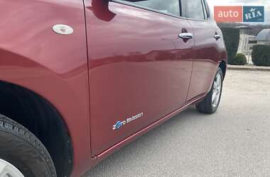 Хетчбек Nissan Leaf 2015 в Дніпрі