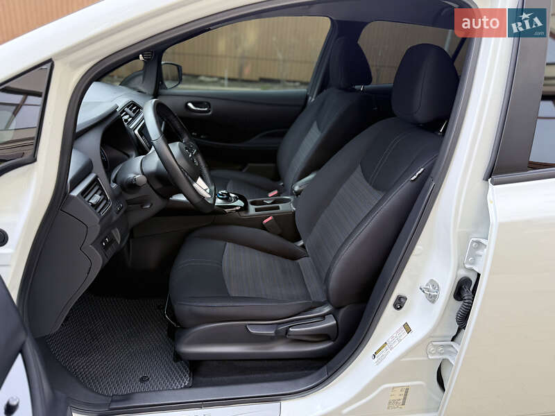 Хетчбек Nissan Leaf 2019 в Одесі