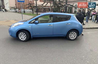 Хэтчбек Nissan Leaf 2012 в 