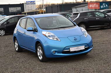 Хэтчбек Nissan Leaf 2013 в 
