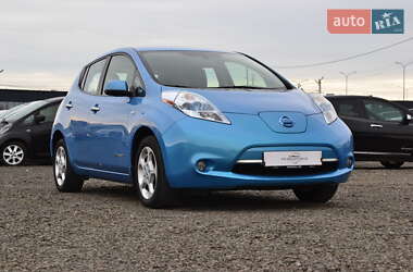 Хэтчбек Nissan Leaf 2013 в 