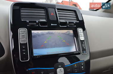 Хэтчбек Nissan Leaf 2013 в 