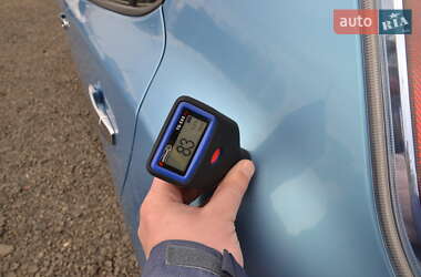Хэтчбек Nissan Leaf 2013 в 