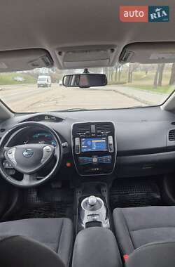 Хэтчбек Nissan Leaf 2015 в Кропивницком