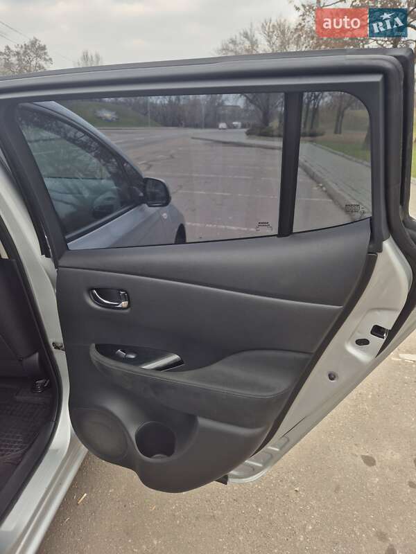 Хетчбек Nissan Leaf 2015 в Кропивницькому фото 13 Хетчбек Nissan Leaf 2015 в Кропивницькому