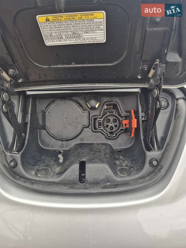 Хетчбек Nissan Leaf 2015 в Кропивницькому фото 16 Хетчбек Nissan Leaf 2015 в Кропивницькому