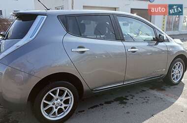 Хэтчбек Nissan Leaf 2013 в 