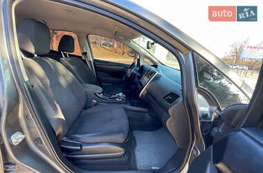 Хэтчбек Nissan Leaf 2014 в 