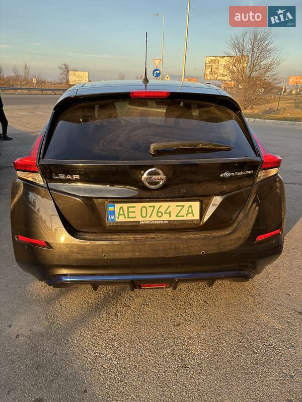 Хэтчбек Nissan Leaf 2018 в Днепре