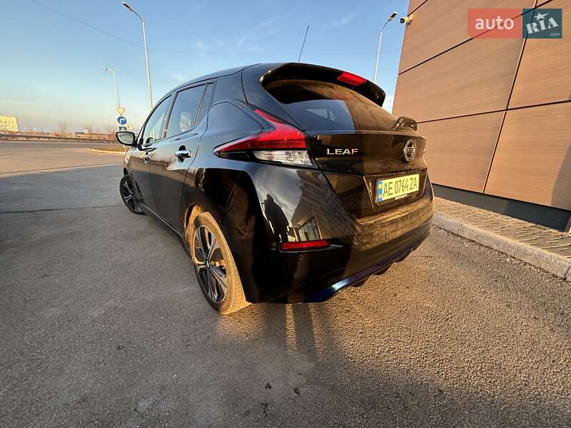 Хэтчбек Nissan Leaf 2018 в Днепре