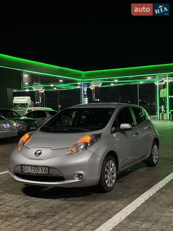 Хетчбек Nissan Leaf 2013 в Кременчуці