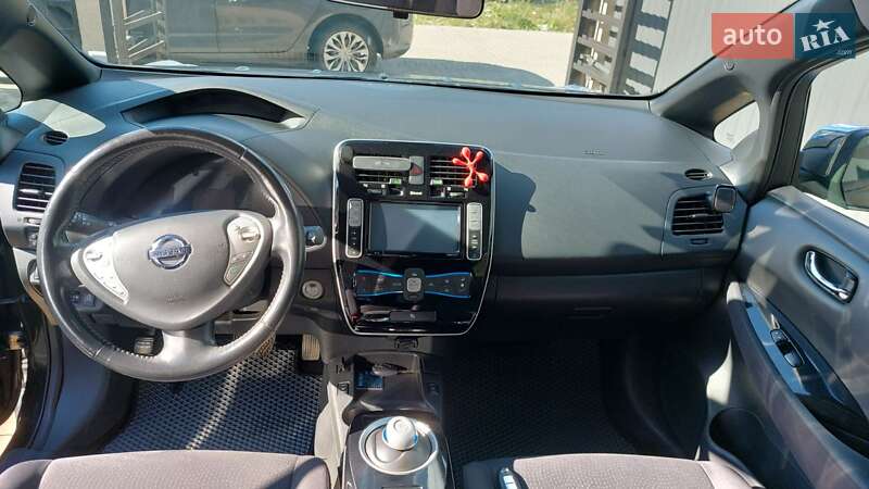 Хэтчбек Nissan Leaf 2013 в Ужгороде