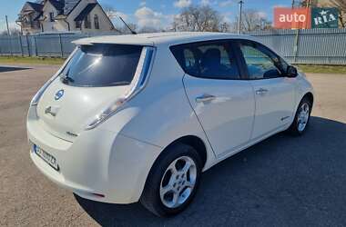 Хетчбек Nissan Leaf 2014 в 