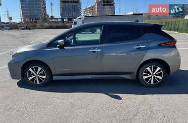 Хэтчбек Nissan Leaf 2019 в 