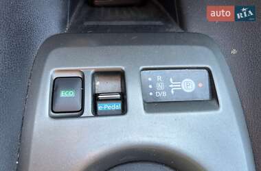 Хэтчбек Nissan Leaf 2019 в 