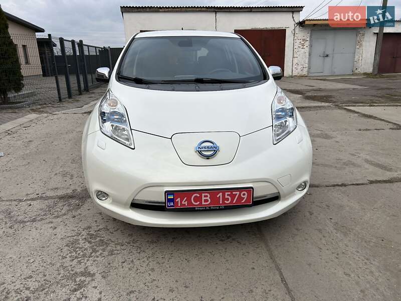 Хэтчбек Nissan Leaf 2014 в 