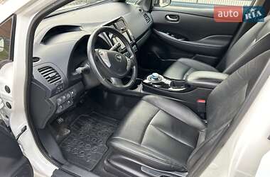 Хэтчбек Nissan Leaf 2014 в 