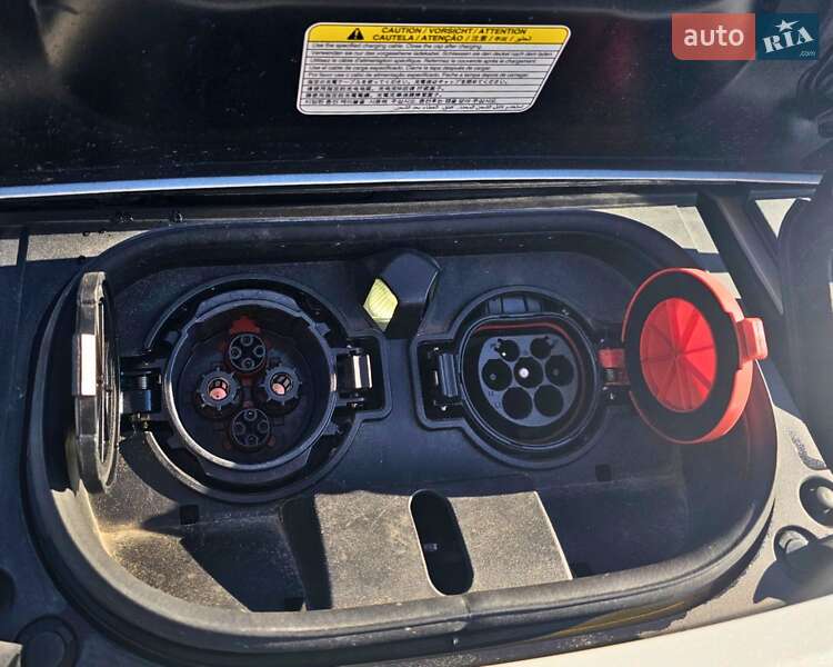 Хетчбек Nissan Leaf 2019 в Глибокій