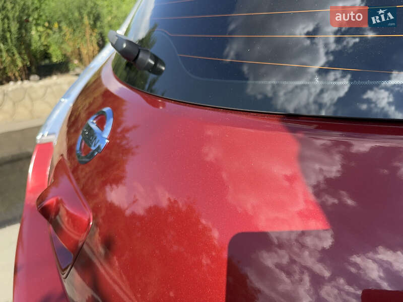 Хетчбек Nissan Leaf 2015 в Одесі
