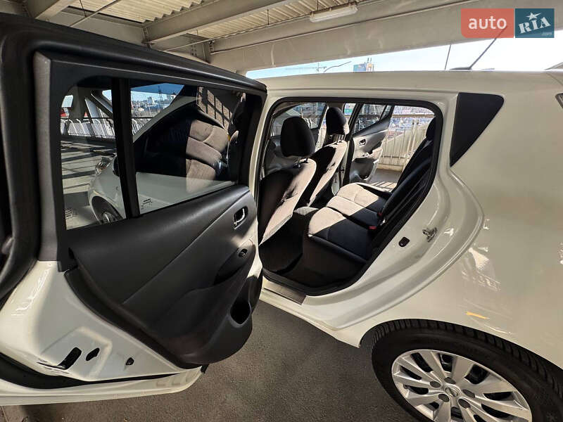 Хэтчбек Nissan Leaf 2016 в Киеве