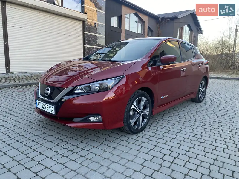 Хэтчбек Nissan Leaf 2018 в 