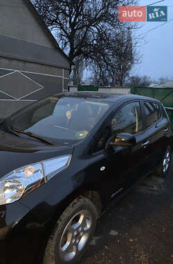 Хетчбек Nissan Leaf 2013 в Дніпрі