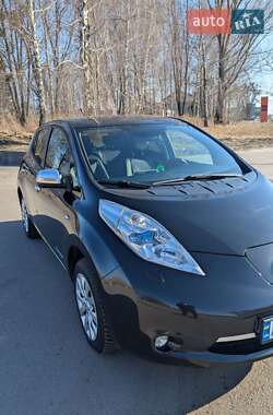 Хетчбек Nissan Leaf 2013 в 