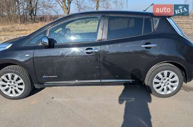Хетчбек Nissan Leaf 2013 в 
