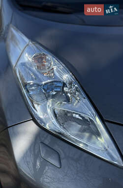Хэтчбек Nissan Leaf 2013 в 