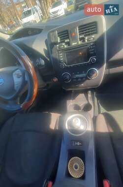 Хэтчбек Nissan Leaf 2016 в 