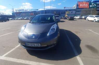 Хэтчбек Nissan Leaf 2016 в 