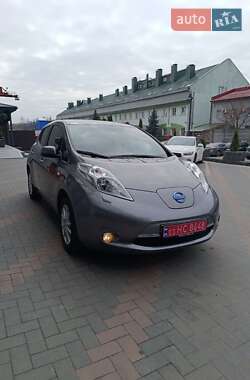 Хэтчбек Nissan Leaf 2015 в 