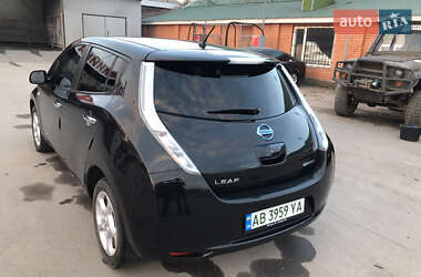 Хэтчбек Nissan Leaf 2014 в 
