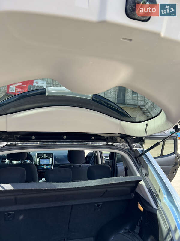 Хэтчбек Nissan Leaf 2013 в Днепре