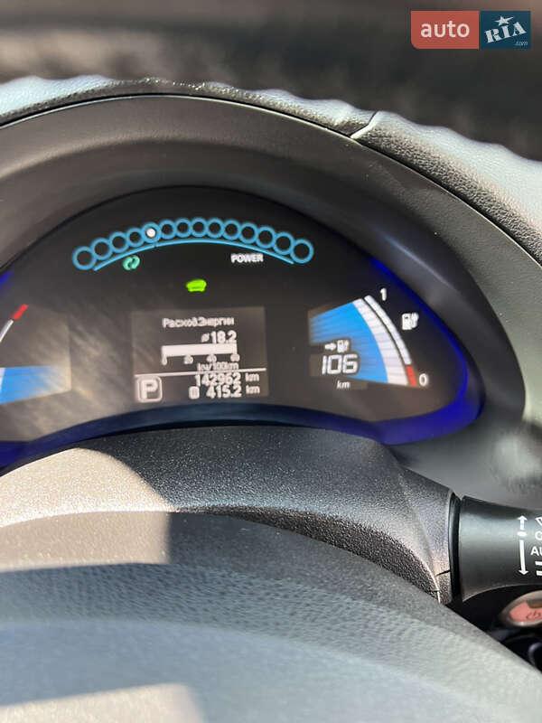 Хэтчбек Nissan Leaf 2013 в Днепре