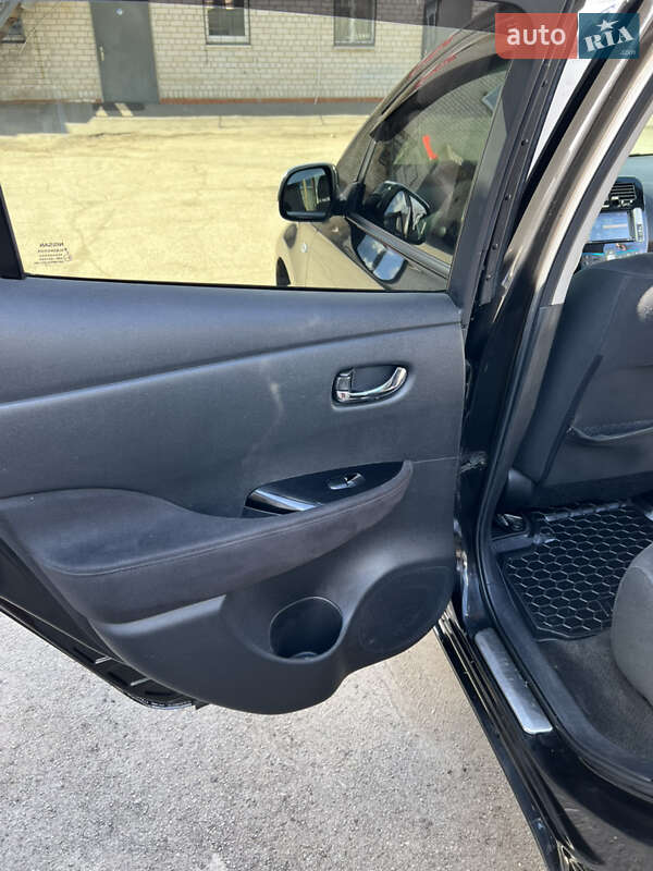 Хэтчбек Nissan Leaf 2013 в Днепре