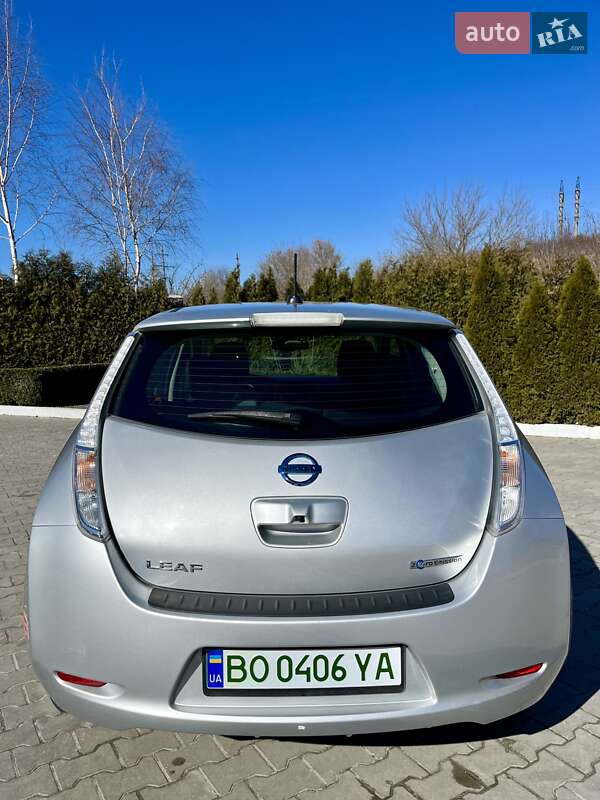 Хетчбек Nissan Leaf 2016 в Волочиську