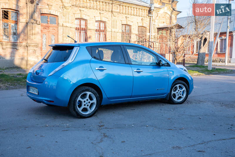 Хетчбек Nissan Leaf 2012 в Херсоні
