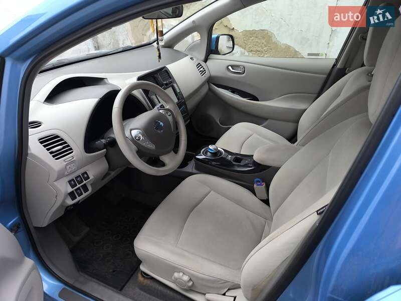 Хетчбек Nissan Leaf 2012 в Херсоні