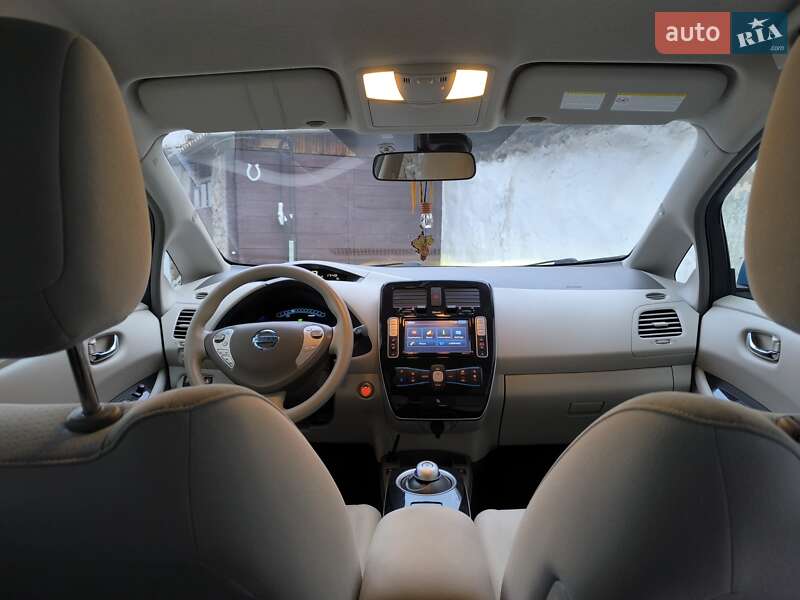 Хетчбек Nissan Leaf 2012 в Херсоні