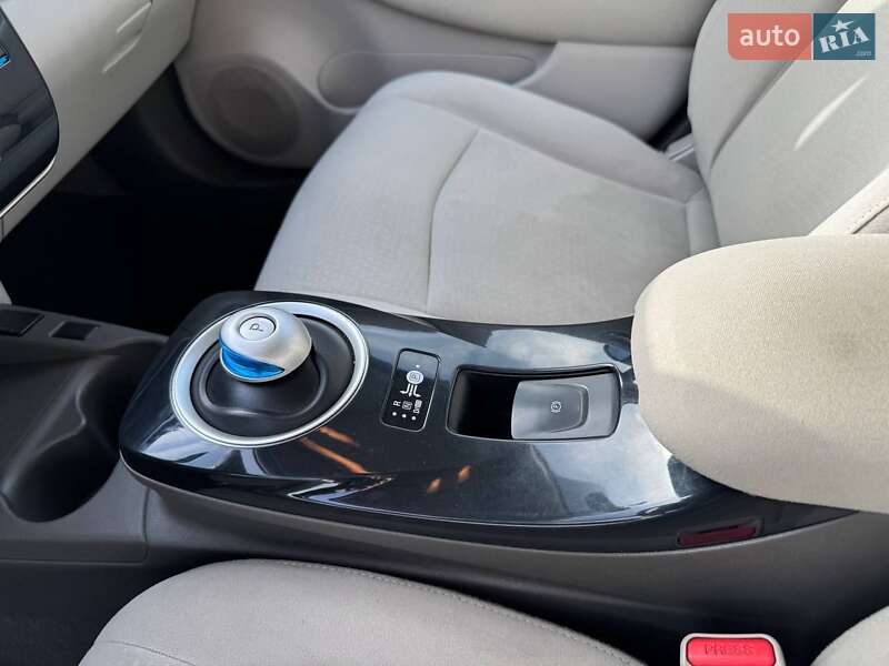 Хетчбек Nissan Leaf 2011 в Одесі