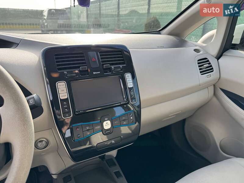Хетчбек Nissan Leaf 2011 в Одесі