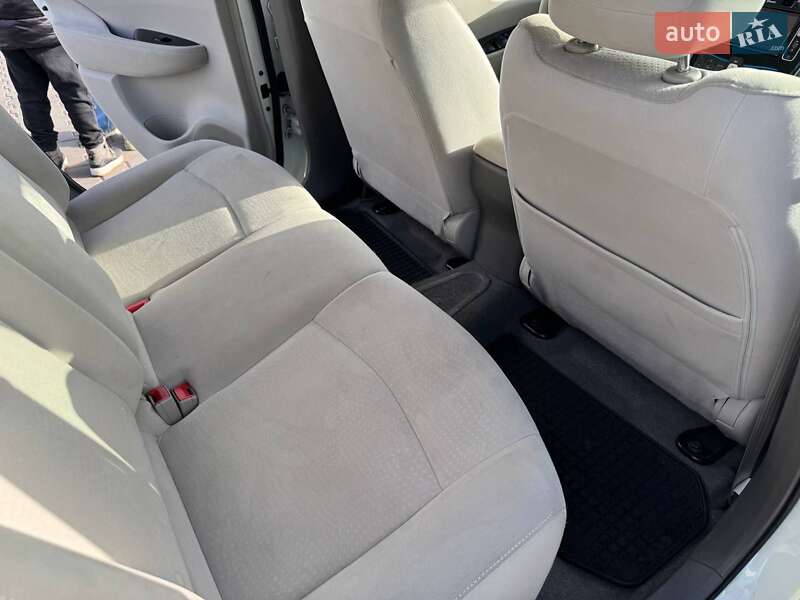 Хетчбек Nissan Leaf 2011 в Одесі