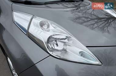 Хэтчбек Nissan Leaf 2015 в 