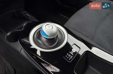Хэтчбек Nissan Leaf 2015 в 