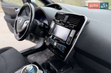 Хэтчбек Nissan Leaf 2015 в 