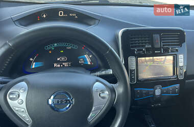 Хэтчбек Nissan Leaf 2016 в 