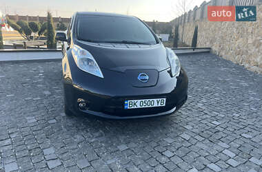 Хэтчбек Nissan Leaf 2016 в 